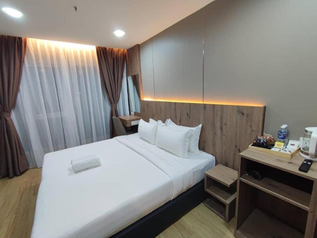Flypod Hotel Kota Kinabalu Exterior photo